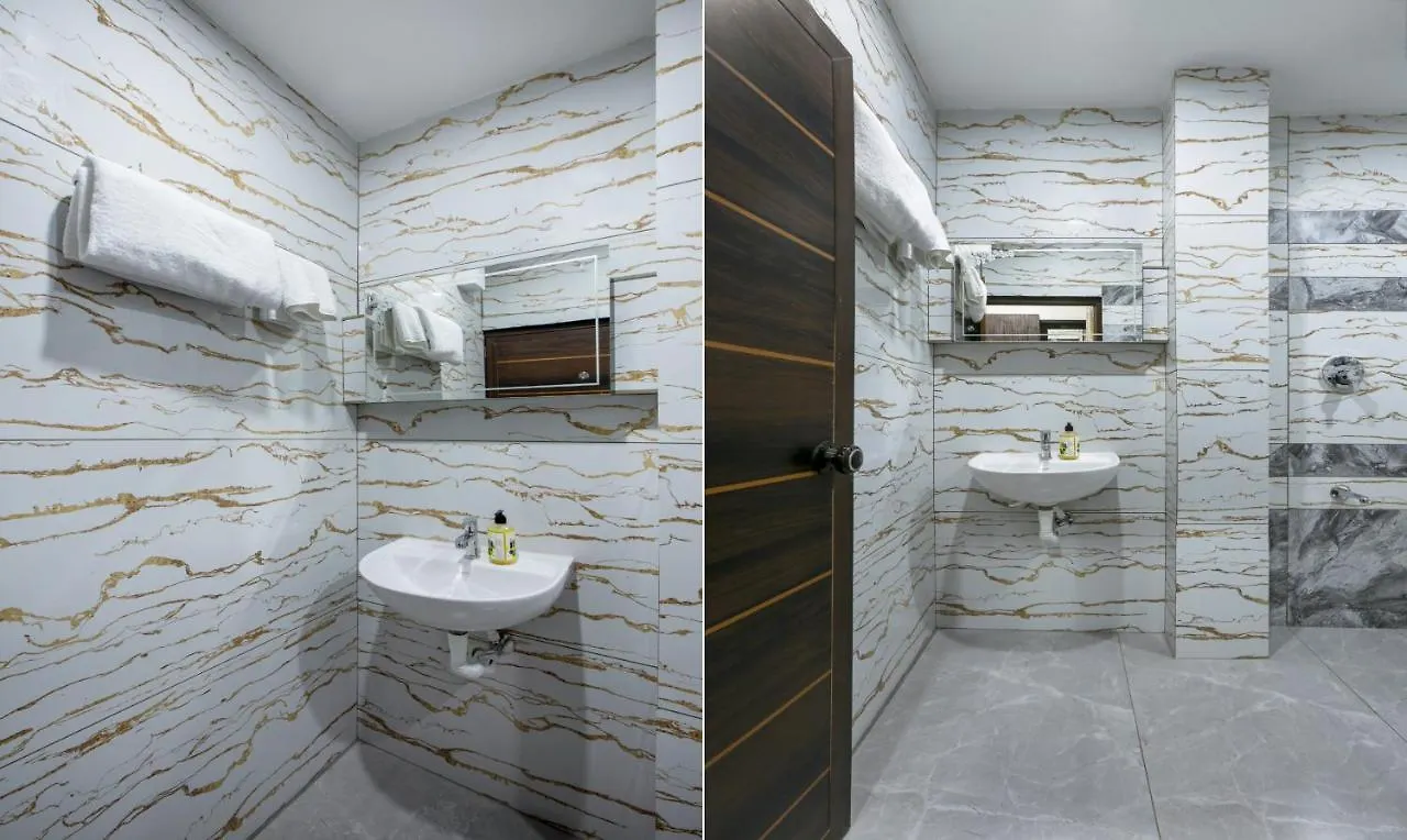 Treebo Love Shore Residency, 290 M From Lakeshore Hospital Kochi Hotel