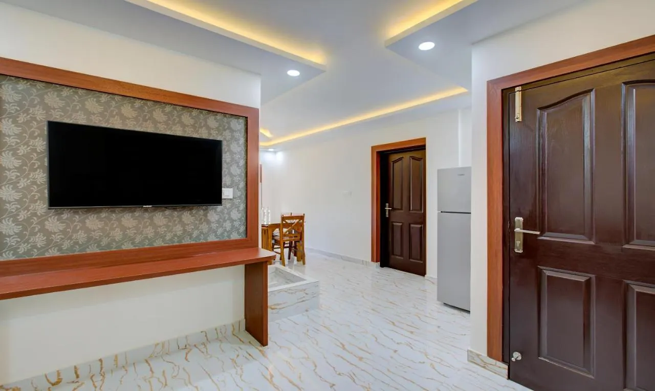 Hotel Treebo Love Shore Residency, 290 M From Lakeshore Hospital Kochi