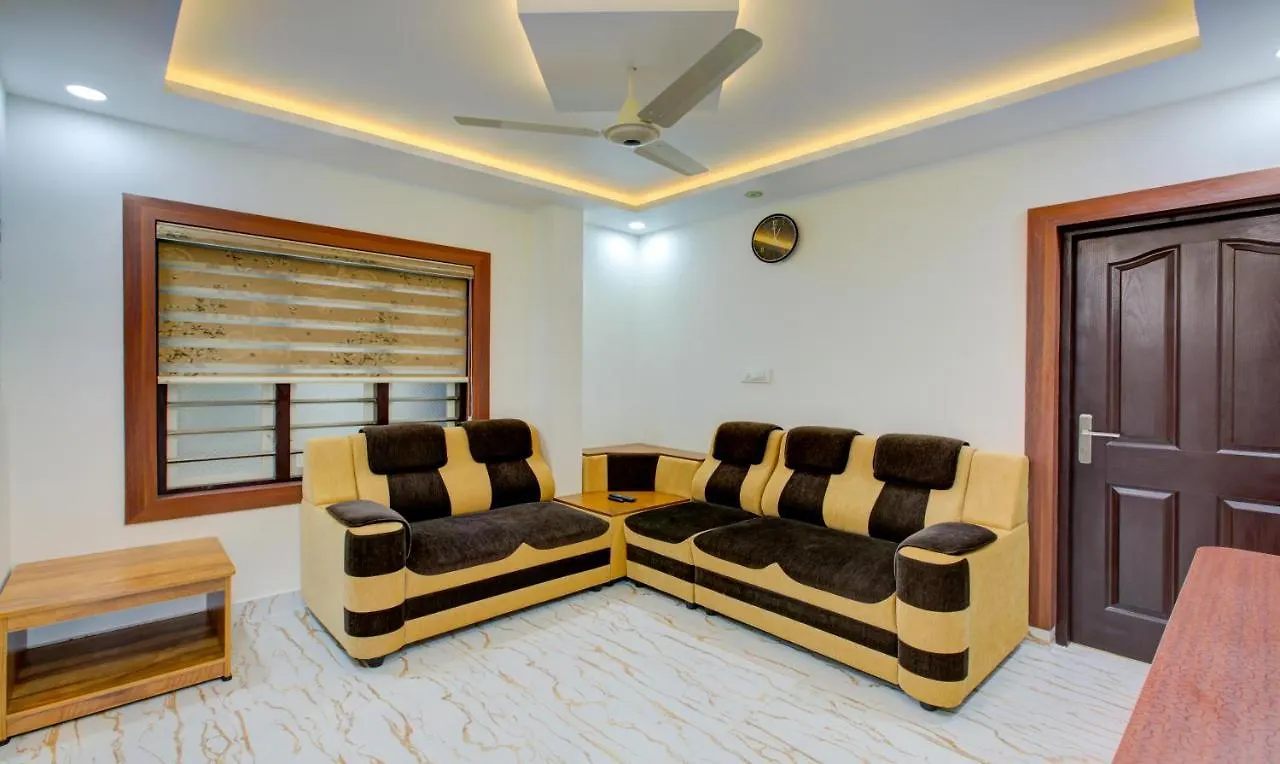 Treebo Love Shore Residency, 290 M From Lakeshore Hospital Kochi