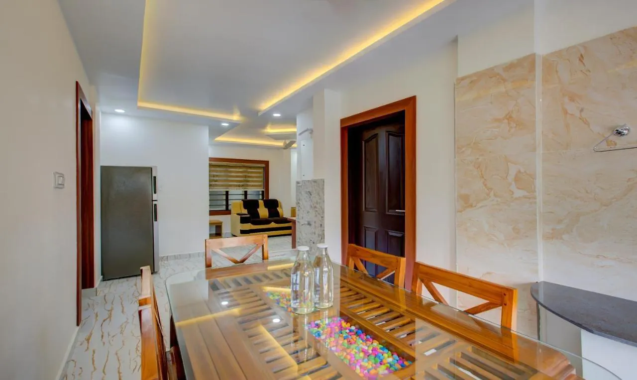 Hotel Treebo Love Shore Residency, 290 M From Lakeshore Hospital Kochi